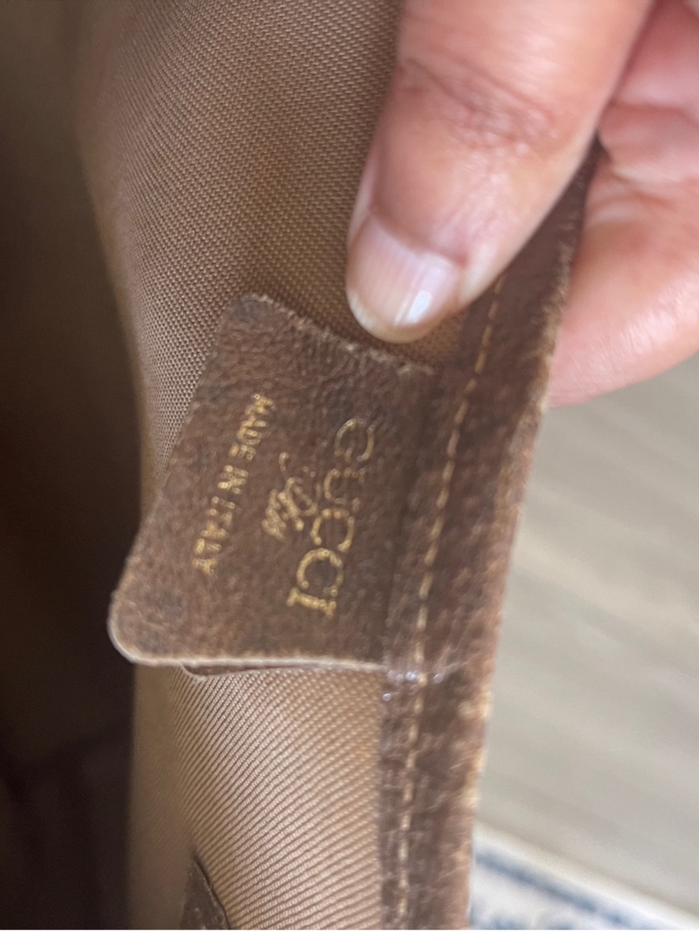 Gucci plus tote with COA - Picture 6 of 12